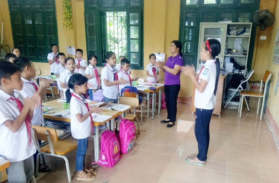 Cô giáo Tày tìm tòi, sáng tạo trong giảng dạy - 1 Cô giáo Tày tìm tòi, sáng tạo trong giảng dạy - 1