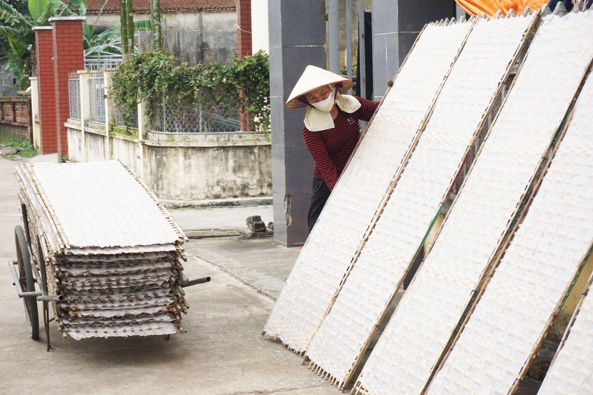 Bí quyết làm ra loại bánh đa ngon nức tiếng của ngôi làng triệu phú - 8 Bí quyết làm ra loại bánh đa ngon nức tiếng của ngôi làng triệu phú - 8