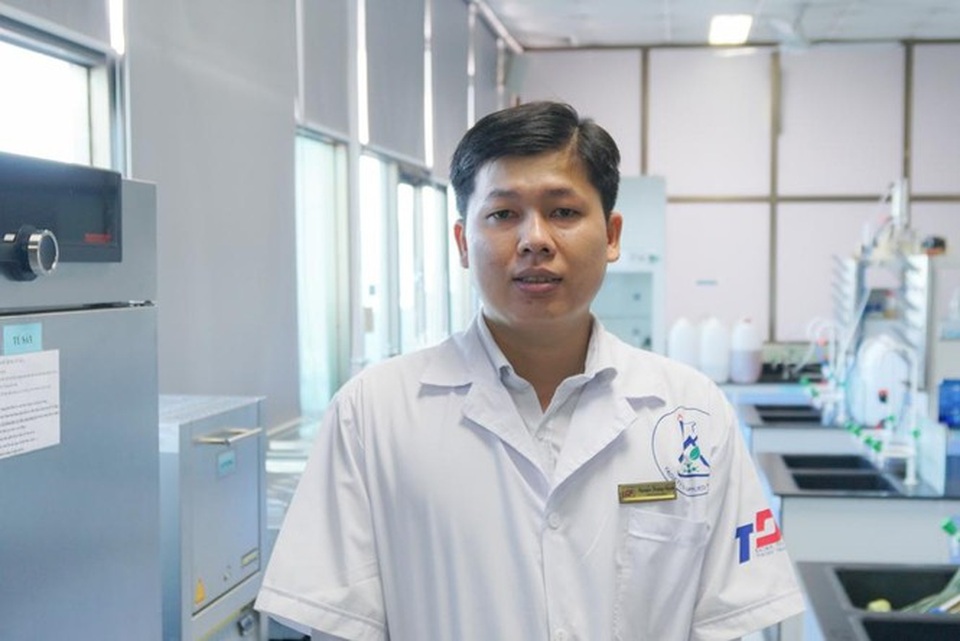 Quả Cầu Vàng của Tiến sĩ 30 tuổi - 2 Quả Cầu Vàng của Tiến sĩ 30 tuổi - 2