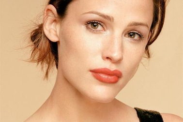 Jennifer Aniston động viên Jennifer Garner vượt qua nỗi đau hôn nhân tan vỡ