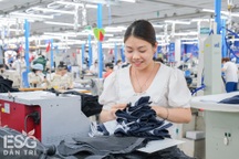 Phiên livestream của nữ công nhân và chuyện công ty không bấm giây tính giờ