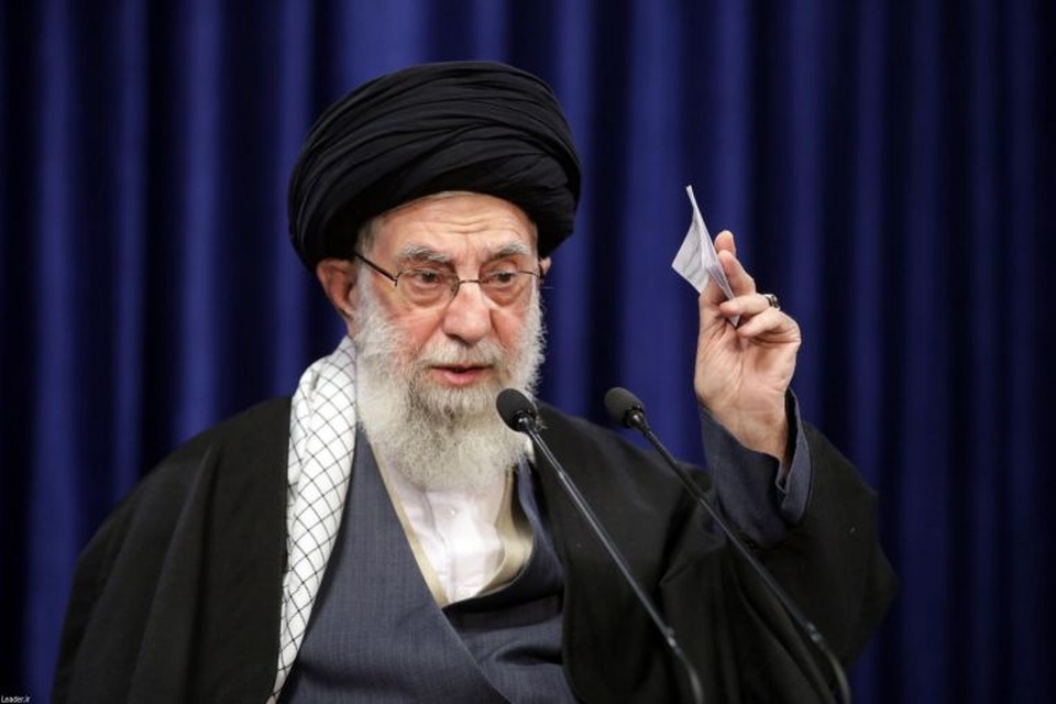 Lãnh tụ tối cao Iran đăng ảnh người giống Trump, thề trả thù - 1 Lãnh tụ tối cao Iran đăng ảnh người giống Trump, thề trả thù - 1