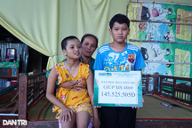 Người phụ nữ nuôi con bại liệt trong căn nhà sập được hỗ trợ 145 triệu đồng