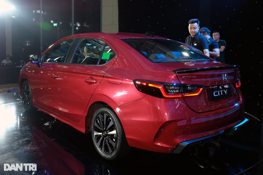 Honda City 2023 tăng giá 10-30 triệu đồng, thêm công nghệ an toàn chủ động - 2 Honda City 2023 tăng giá 10-30 triệu đồng, thêm công nghệ an toàn chủ động - 2