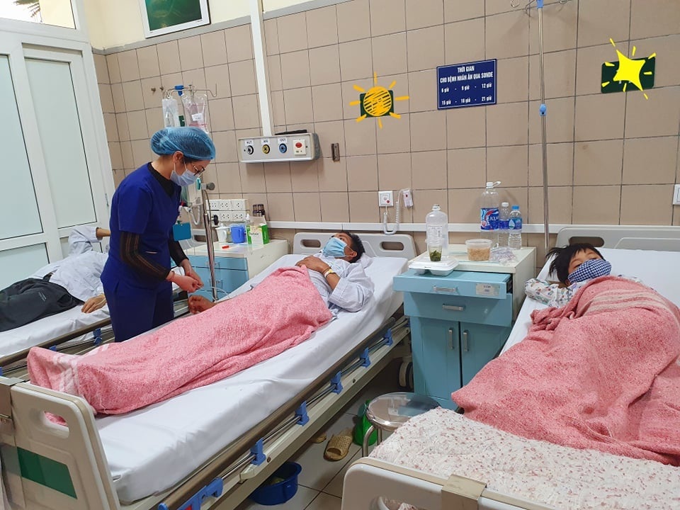Sau bữa ăn trưa, cả gia đình nhập viện vì ngộ độc nấm - 2 Sau bữa ăn trưa, cả gia đình nhập viện vì ngộ độc nấm - 2