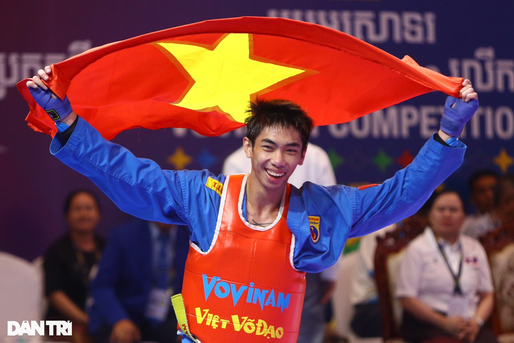 Võ sĩ Việt Nam sốt 39 độ vẫn kiên cường đấu thắng trận chung kết SEA Games - 3 Võ sĩ Việt Nam sốt 39 độ vẫn kiên cường đấu thắng trận chung kết SEA Games - 3