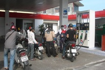 Nhiều cây xăng lại "tạm ngừng" vì mất điện, hết xăng