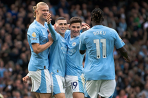 Haaland "nổ súng", Man City trở lại ngôi đầu bảng