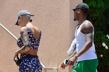 Vũ nữ thoát y có bồ mới