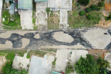 Hàng nghìn "hố bom" trên tuyến đường huyết mạch của Đắk Nông