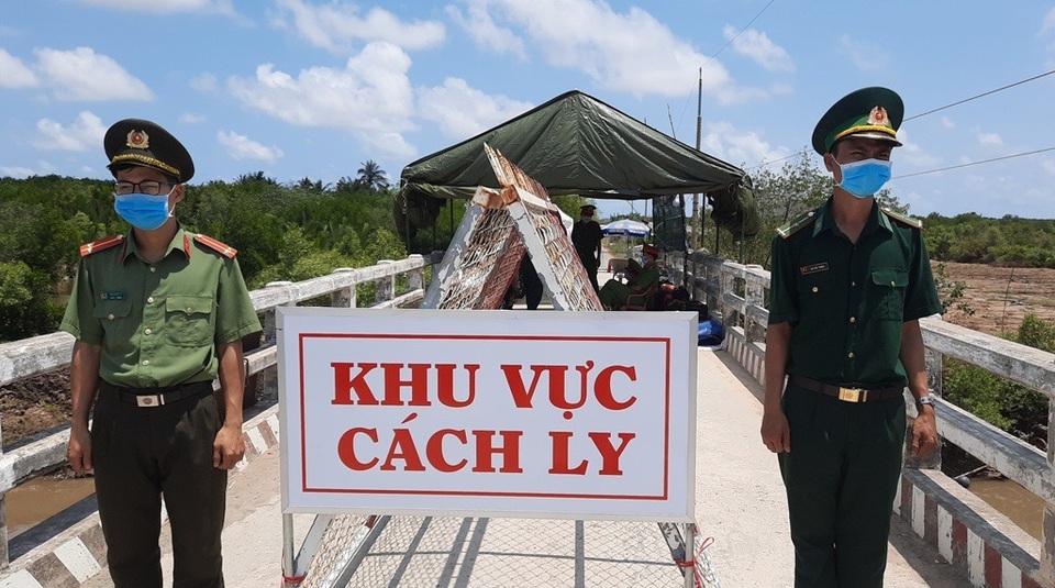 Cách ly hàng loạt người tiếp xúc gần hai ca mắc Covid-19 - 3 Cách ly hàng loạt người tiếp xúc gần hai ca mắc Covid-19 - 3