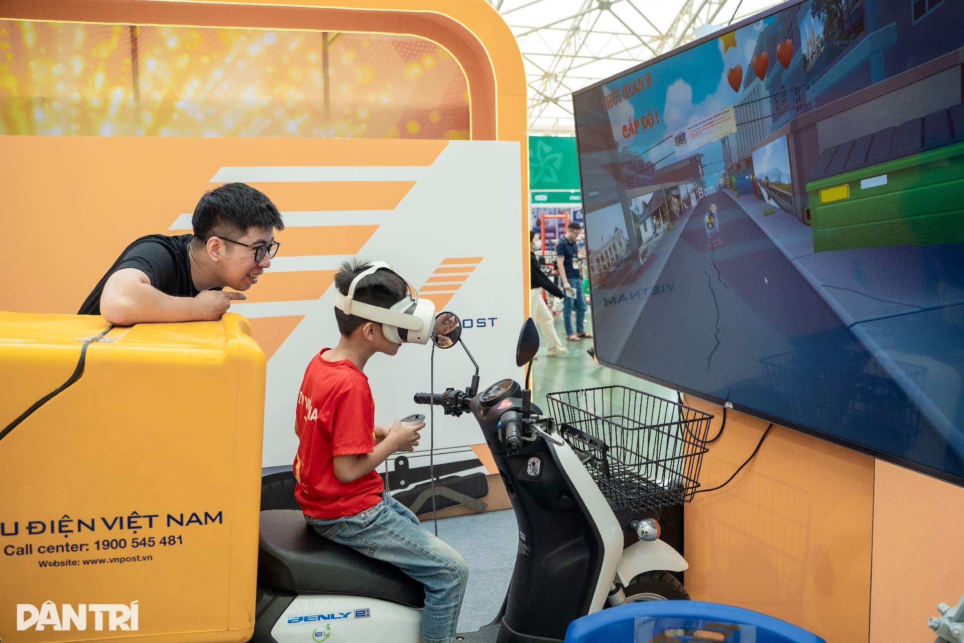Warna-warna Barat Laut menonjol di ruang Pameran Musim Gugur - 12 Sắc màu Tây Bắc nổi bật giữa không gian Hội chợ Mùa Thu - 12
