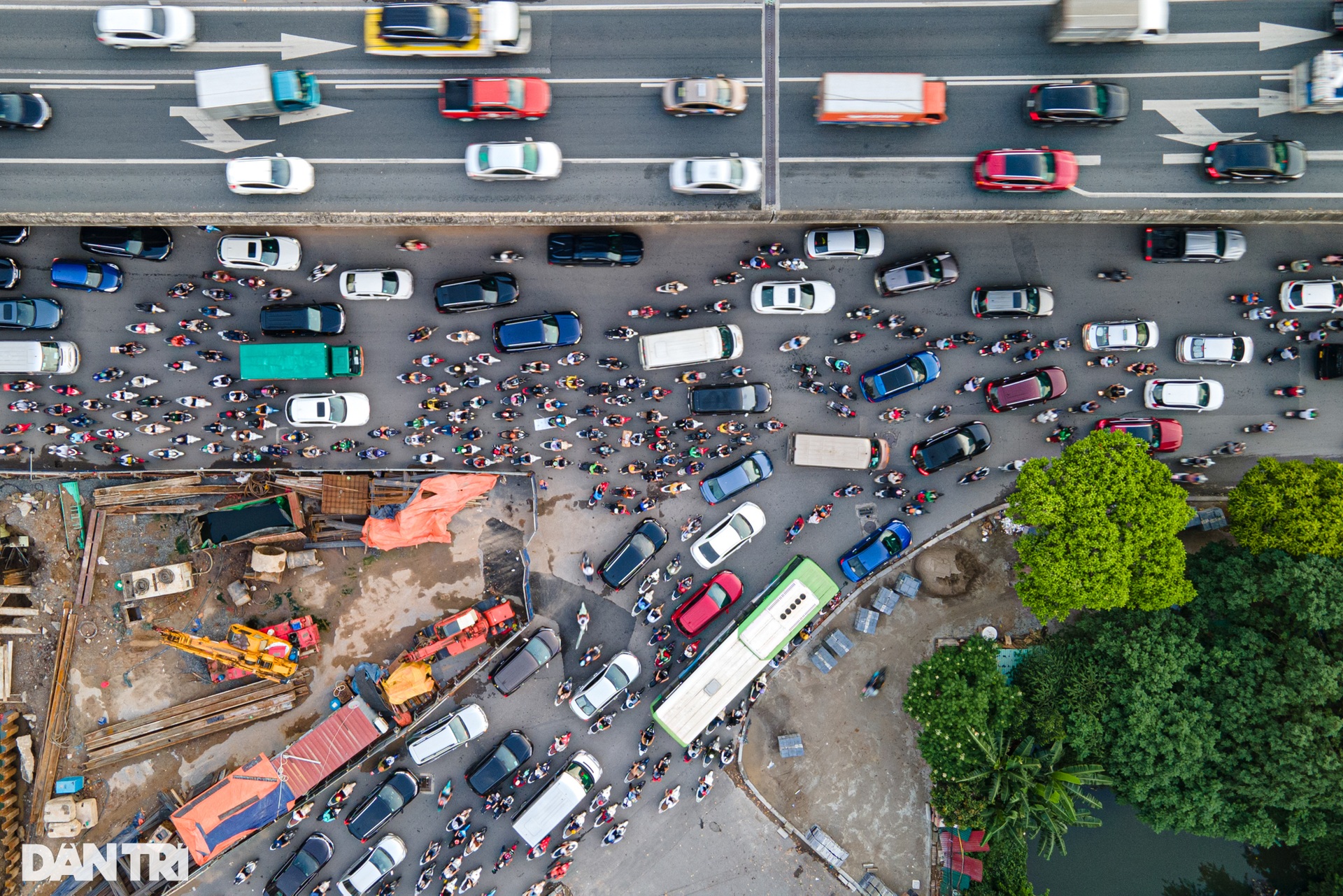 BRT sau 6 năm hoạt động: Đói khách, bị các phương tiện khác chèn ép - 15 BRT sau 6 năm hoạt động: Đói khách, bị các phương tiện khác chèn ép - 15