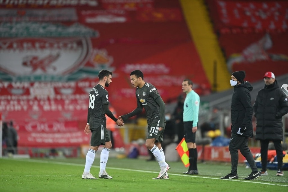 Fernandes phung phí cơ hội vàng, Man Utd chia điểm trên sân Liverpool - 16 Fernandes phung phí cơ hội vàng, Man Utd chia điểm trên sân Liverpool - 16