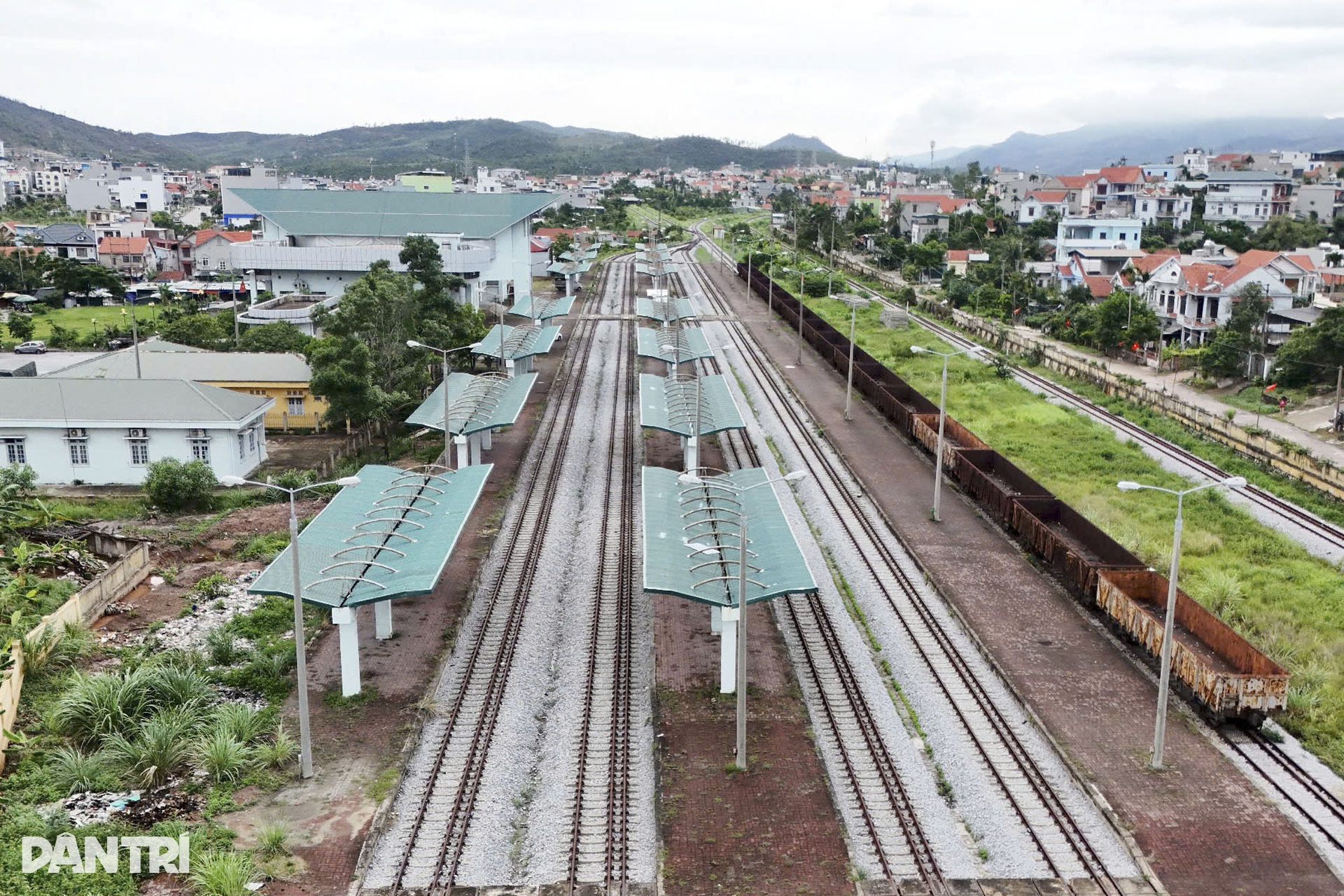 Ga Hạ Long hoang vắng, chờ tàu trở lại sau gần 4 năm im lìm - 2 Ga Hạ Long hoang vắng, chờ tàu trở lại sau gần 4 năm im lìm - 2