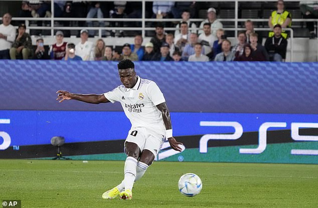 Benzema tỏa sáng, Real Madrid giành Siêu Cúp châu Âu - 3 Benzema tỏa sáng, Real Madrid giành Siêu Cúp châu Âu - 3