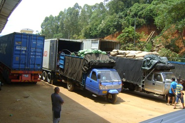 Trung Quốc tạm đóng đường biên mậu: Chỉ là đường mở và tạm thời