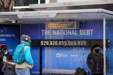 Nợ toàn cầu sẽ tăng lên mức kỷ lục 71.600 tỷ USD trong năm nay