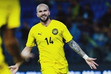 Nhờ dàn sao nhập tịch, Malaysia thắng như chẻ tre