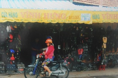 Cần Thơ:  Đình thần bị biến thành nơi kinh doanh giày dép