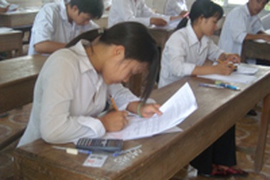 Làm cả hai phần tự chọn có bị huỷ bài thi?