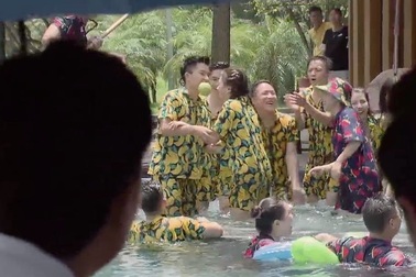 “Về nhà đi con”: Đạo diễn phủ nhận chuyện sản xuất ngoại truyện để “hốt” quảng cáo