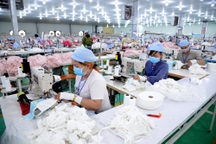 TPHCM gấp rút sản xuất hàng triệu khẩu trang vải kháng khuẩn