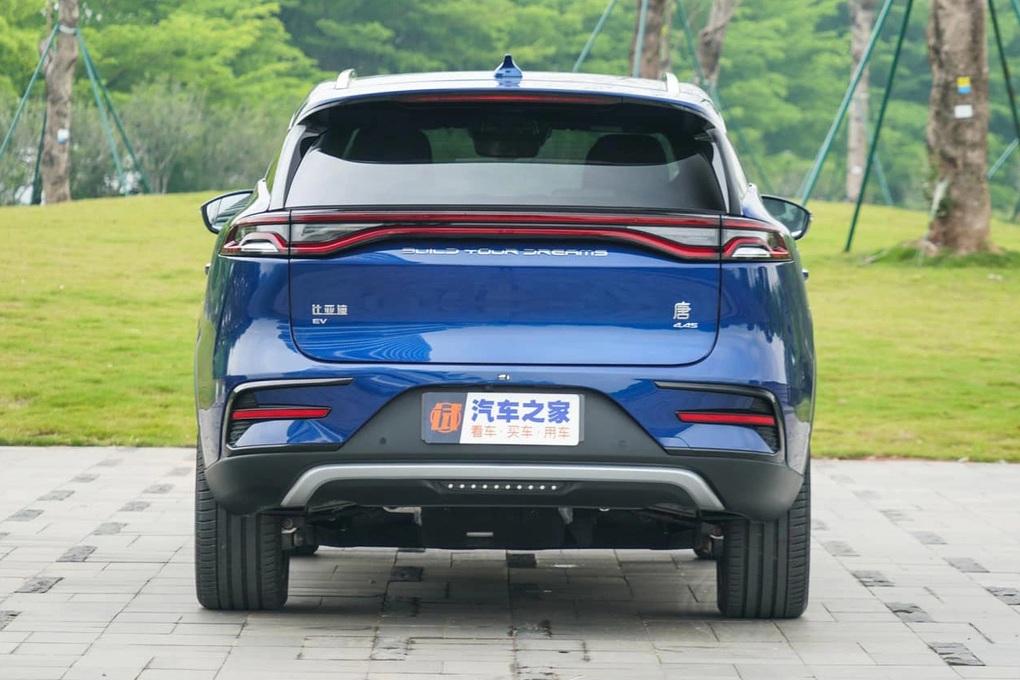 BYD Tang mở bán tại Việt Nam dù gây tranh cãi về tên gọi, giá 1,569 tỷ đồng - 2