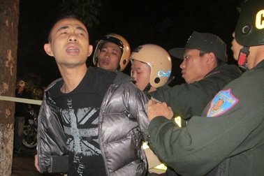 Đi xe BMW mang theo súng, dọa gọi điện cho Phó Thủ tướng