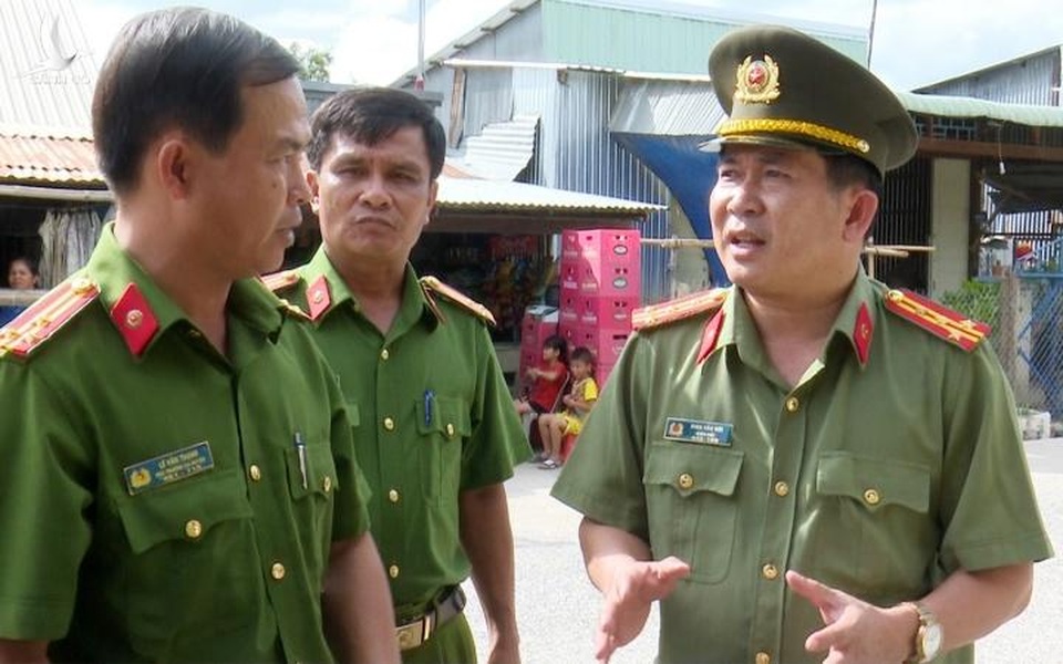 Đường dây nóng và đường dây nguội - 1 Đường dây nóng và đường dây nguội - 1