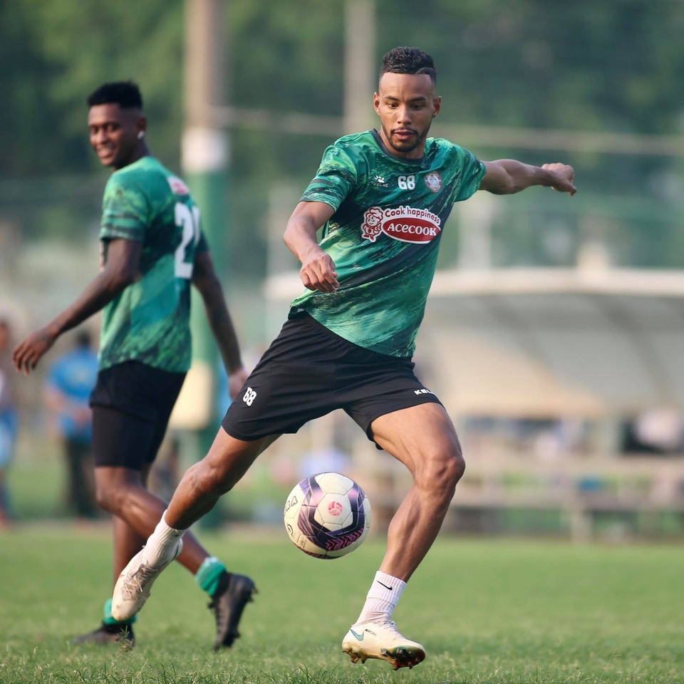 Sau Hoàng Thịnh, CLB TPHCM tiếp tục nhận tin không vui từ Lee Nguyễn - 3 Sau Hoàng Thịnh, CLB TPHCM tiếp tục nhận tin không vui từ Lee Nguyễn - 3