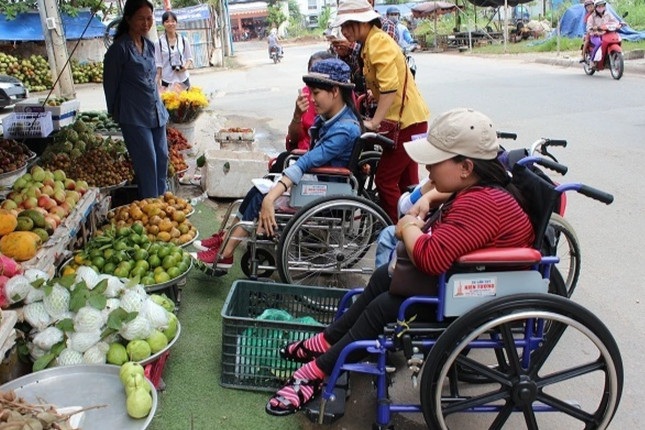 Tập trung mọi nguồn lực để hỗ trợ việc làm cho người khuyết tật - 5 Tập trung mọi nguồn lực để hỗ trợ việc làm cho người khuyết tật - 5