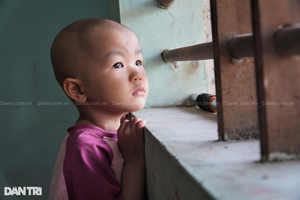 Ngày sinh nhật buồn của bé gái 4 tuổi, người mẹ nghèo khẩn cầu cứu giúp - 2 Ngày sinh nhật buồn của bé gái 4 tuổi, người mẹ nghèo khẩn cầu cứu giúp - 2
