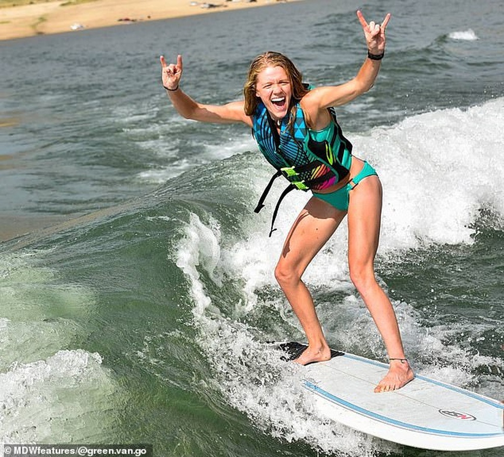 Áp lực, lo lắng vì công việc, cô gái biến xe thành nhà… để sống du mục - 5 Áp lực, lo lắng vì công việc, cô gái biến xe thành nhà… để sống du mục - 5