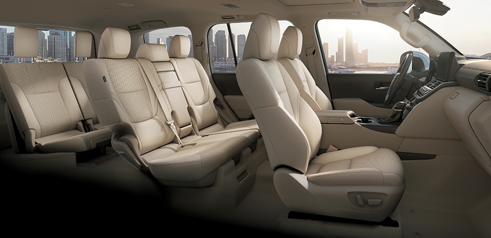 Đánh giá Toyota Land Cruiser 2021: Tượng đài SUV với sức mạnh vượt thời gian - 4 Đánh giá Toyota Land Cruiser 2021: Tượng đài SUV với sức mạnh vượt thời gian - 4