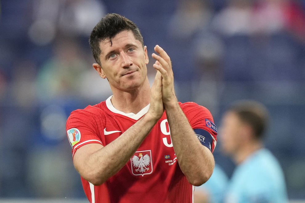 Báo Tây Ban Nha: Messi cạnh tranh Quả bóng vàng với Chiellini và Jorginho - 4 Báo Tây Ban Nha: Messi cạnh tranh Quả bóng vàng với Chiellini và Jorginho - 4