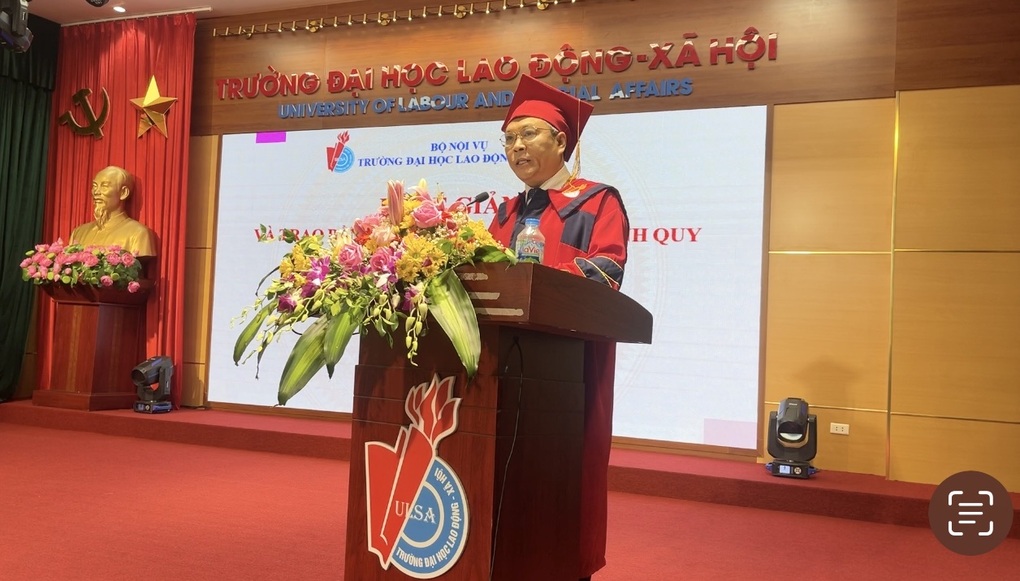 Lời dặn dò của thầy hiệu trưởng: Niềm vui của cha mẹ là sự tử tế của các em - 1 Lời dặn dò của thầy hiệu trưởng: Niềm vui của cha mẹ là sự tử tế của các em - 1