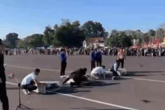 Chàng trai Việt đưa 500 bồ câu sang thả ở Viêng Chăn mừng Quốc khánh Lào