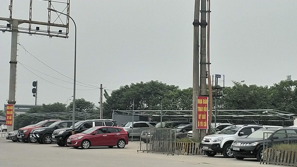 Dịch Covid-19 khiến nhiều loại xe cũ nằm bất động tại gara - 1 Dịch Covid-19 khiến nhiều loại xe cũ nằm bất động tại gara - 1