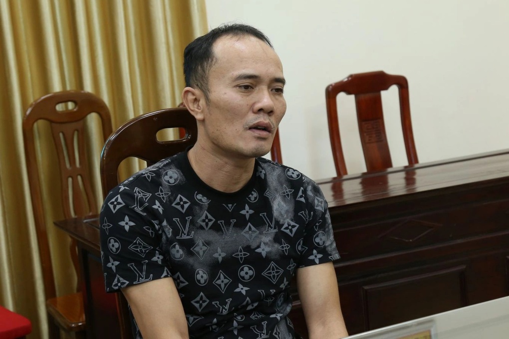 Tạm giữ hình sự đối tượng hành hung nhân viên y tế bệnh viện - 1 Tạm giữ hình sự đối tượng hành hung nhân viên y tế bệnh viện - 1