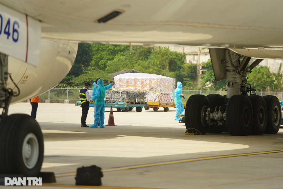 Cuộc đua cân não phía sau những liều vắc xin quý hơn vàng - 2 Cuộc đua cân não phía sau những liều vắc xin quý hơn vàng - 2