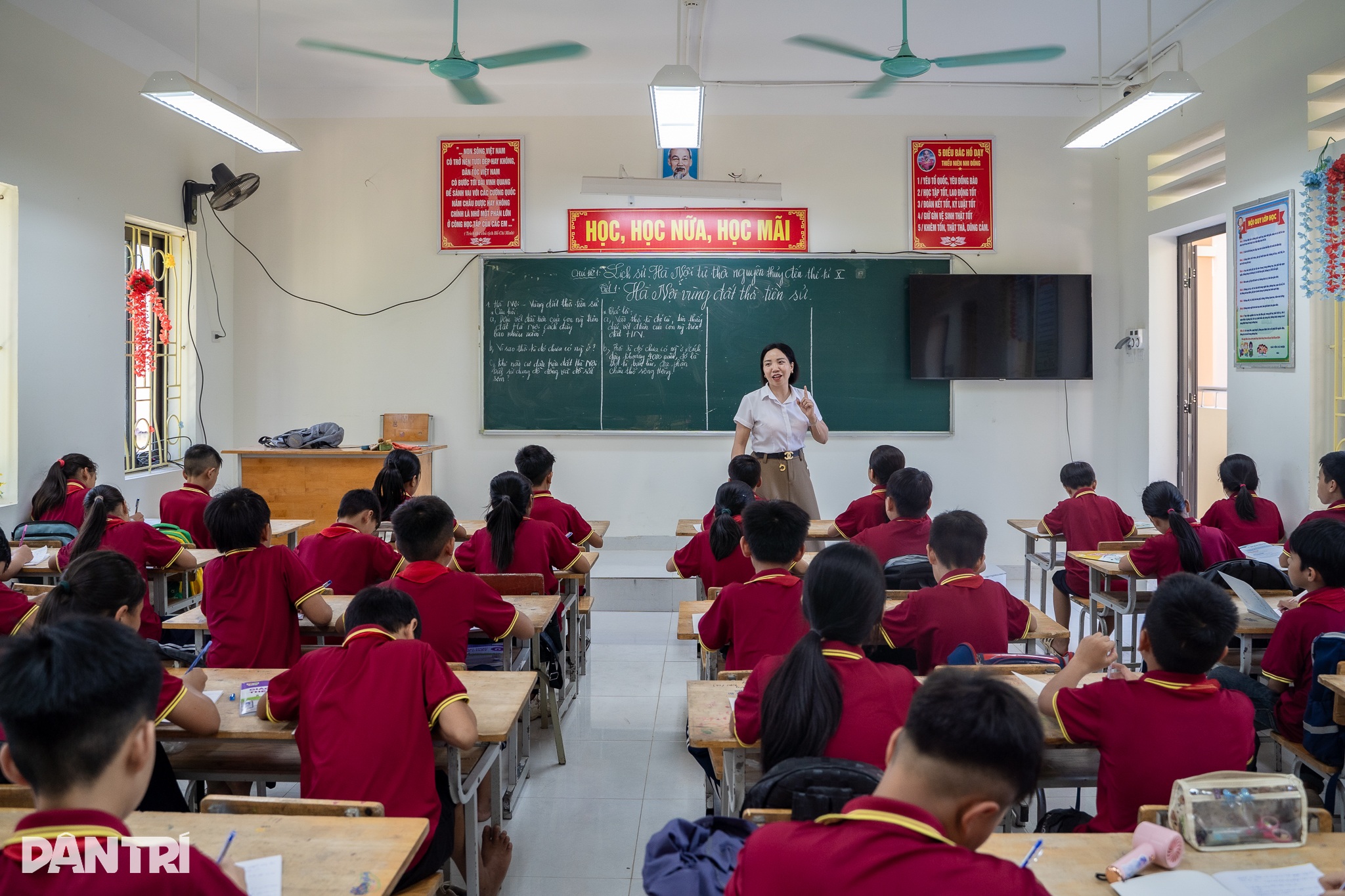 Một xã ở Hà Nội có hơn 400 học sinh vẫn phải vượt sông mỗi ngày đi học - 9 Một xã ở Hà Nội có hơn 400 học sinh vẫn phải vượt sông mỗi ngày đi học - 9