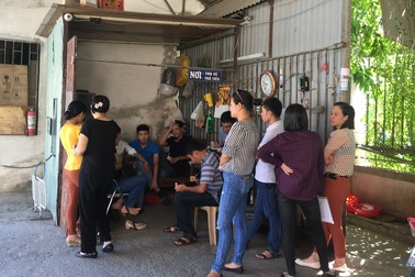 Nghệ An: Bác sĩ, y sĩ, nhân viên… bãi công vì bệnh viện nợ lương 8 tháng