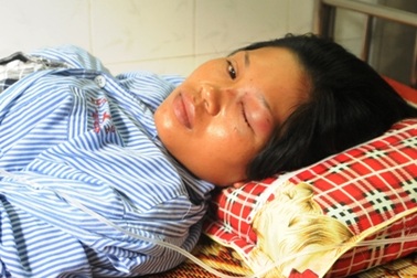 CSGT “ra gậy”, một phụ nữ ngất xỉu nhập viện