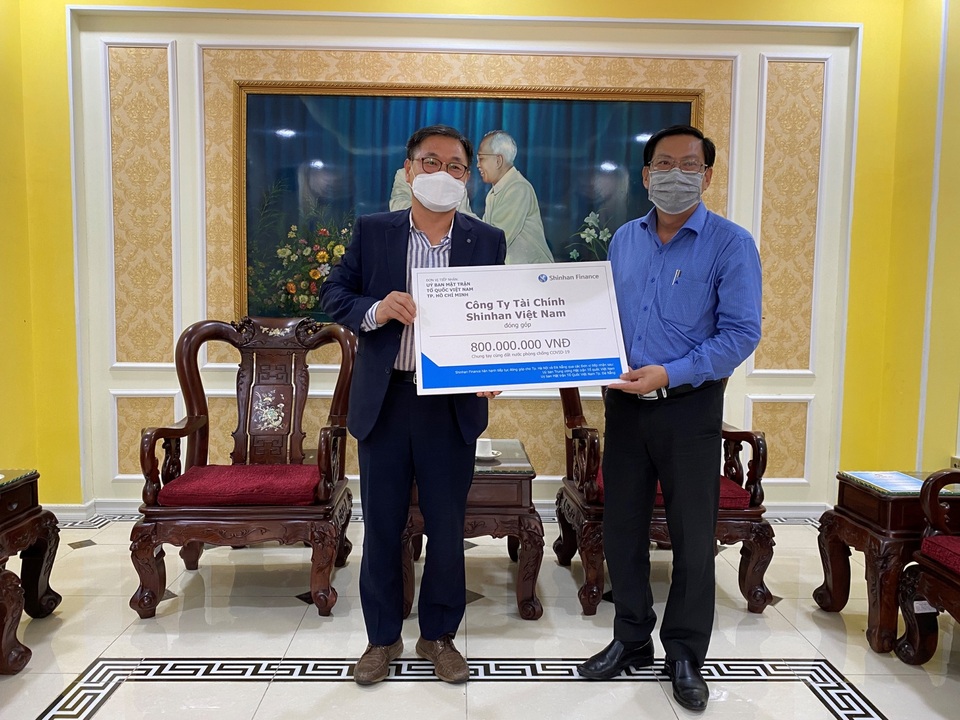 Shinhan Finance đóng góp 1,2 tỷ đồng cùng cả nước phòng chống COVID-19 - 1 Shinhan Finance đóng góp 1,2 tỷ đồng cùng cả nước phòng chống COVID-19 - 1