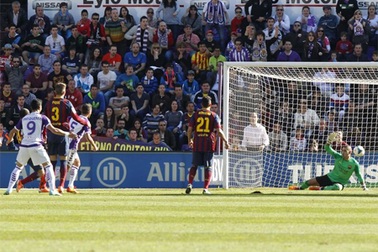 Barcelona gục ngã đau đớn trên sân của Valladolid
