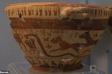 Phát hiện cốc rượu vang 2600 tuổi mô tả các chòm sao