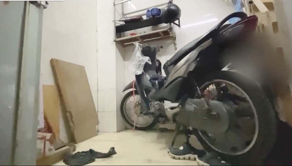 Tranh cãi nhà 7 tầng giữa trung tâm Hà Nội giá chỉ 800 triệu đồng - 2 Tranh cãi nhà 7 tầng giữa trung tâm Hà Nội giá chỉ 800 triệu đồng - 2