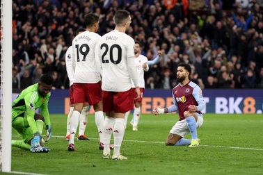 HLV Ten Hag tiết lộ bí quyết giúp Man Utd đánh bại Aston Villa