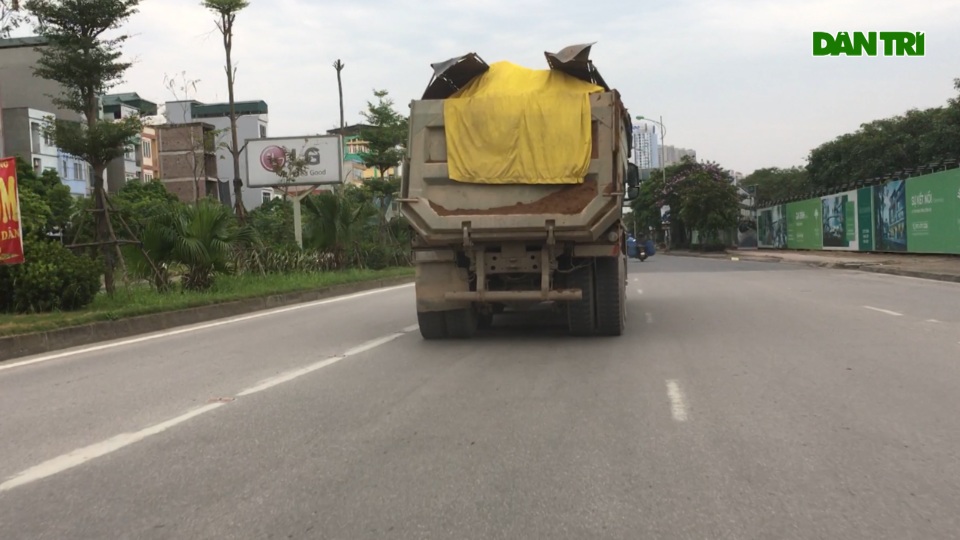 Hà Nội: Rùng mình cảnh hung thần xa lộ nối đuôi nhau vượt đèn đỏ - 5 Hà Nội: Rùng mình cảnh hung thần xa lộ nối đuôi nhau vượt đèn đỏ - 5